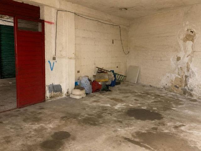 Box in vendita a Aci Catena, Sicilia