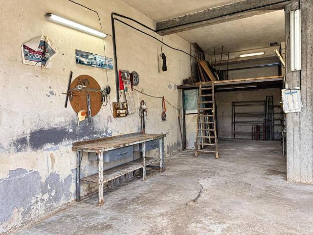 Box in vendita a Aci Santa Lucia, Aci Catena