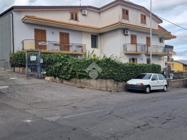 Box in vendita a Lavina, Aci Sant'antonio