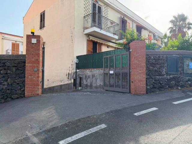 Box in vendita a Pozzillo, Acireale