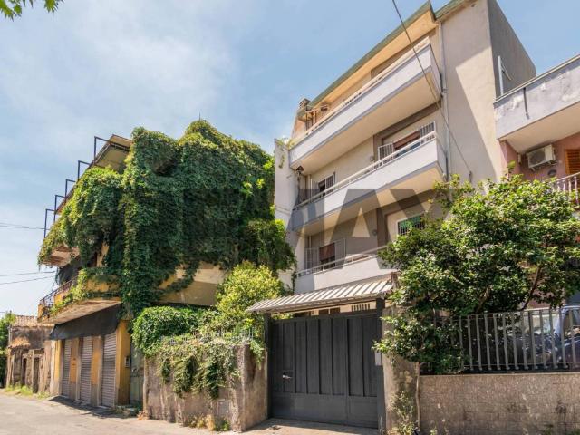Box in vendita a Acireale, Sicilia