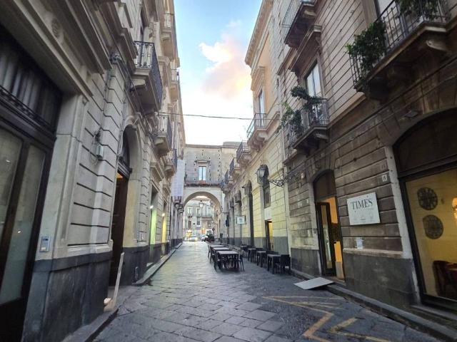 Box in vendita a Acireale, Sicilia