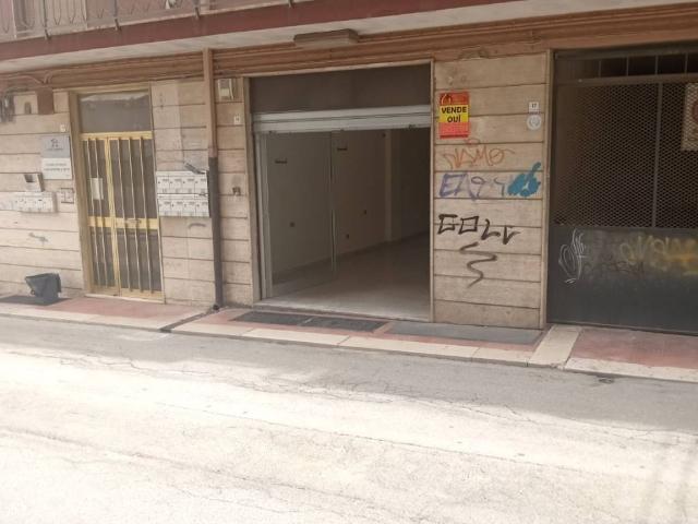 Box in vendita a Puglia, Bari