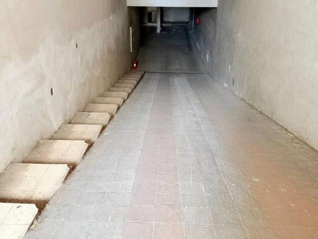 Box in vendita a Puglia, Bari