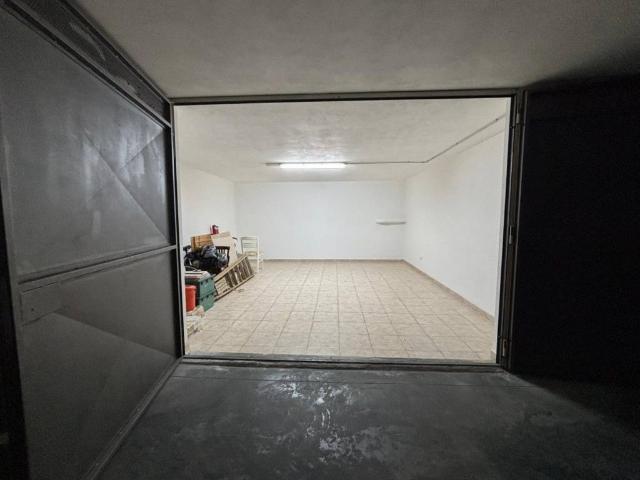 Box in vendita a Puglia, Bari