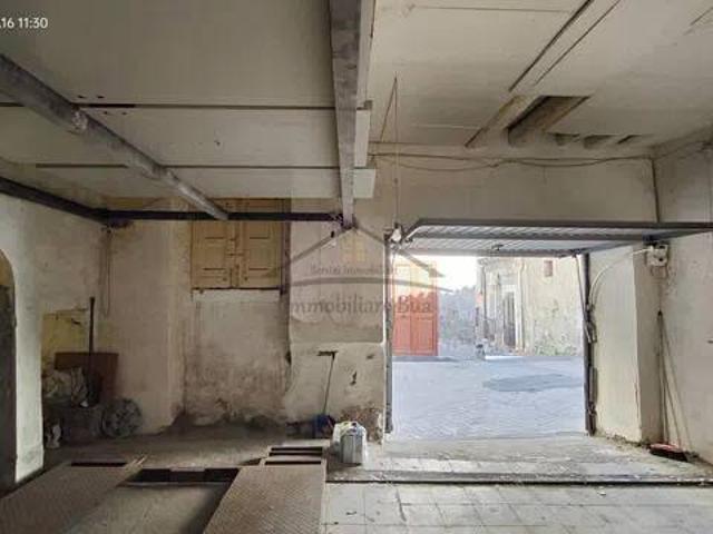 Box in vendita a Adrano, Sicilia