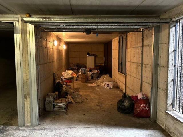 Box in vendita a Adro, Lombardia