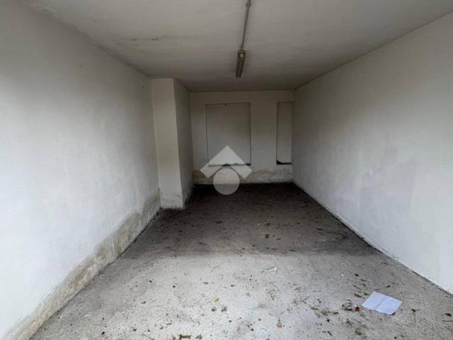 Box in vendita a Afragola, Campania