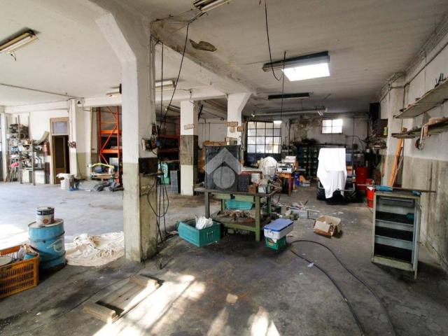 Box in vendita a Agrate Brianza, Lombardia