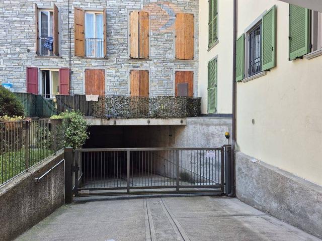 Box in vendita a Airuno, Lombardia