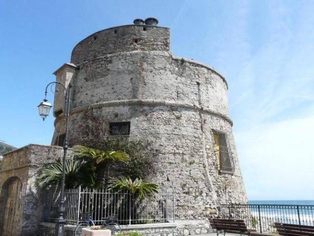 Box in vendita a Alassio, Liguria