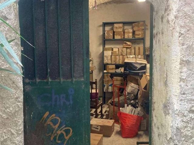 Box in vendita a Albenga, Liguria