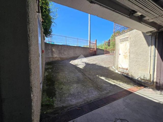 Box in vendita a Vadino, Albenga