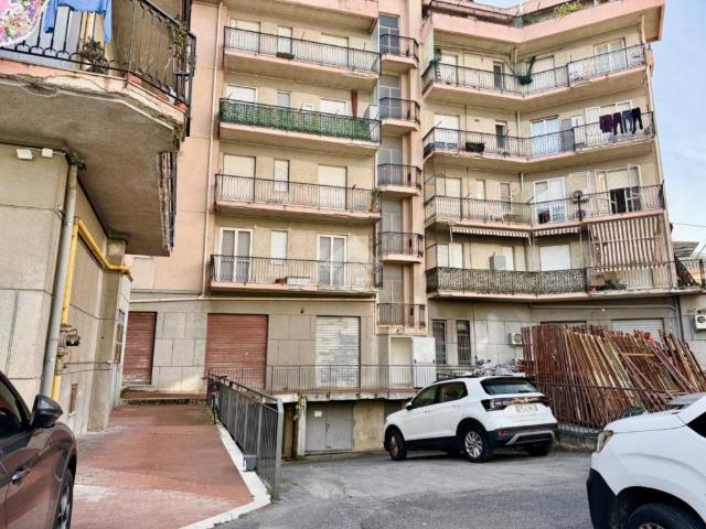 Box in vendita a Albenga, Liguria