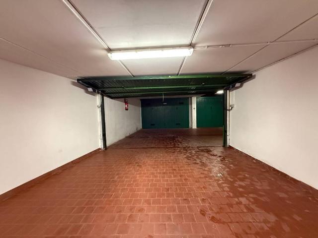 Box in vendita a Albenga, Liguria