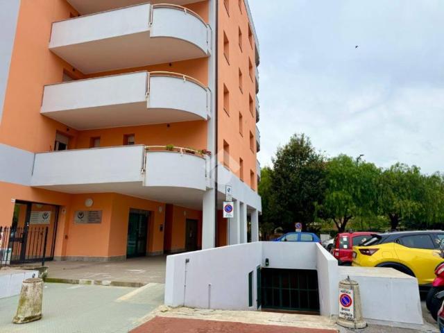 Box in vendita a Albenga, Liguria