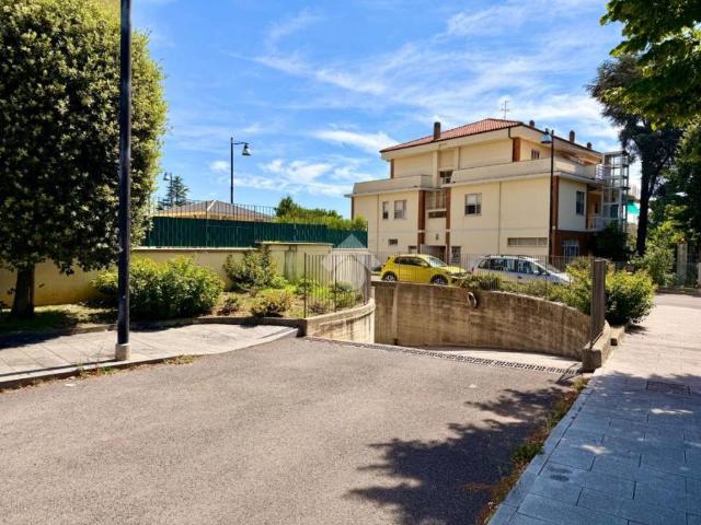Box in vendita a Albenga, Liguria