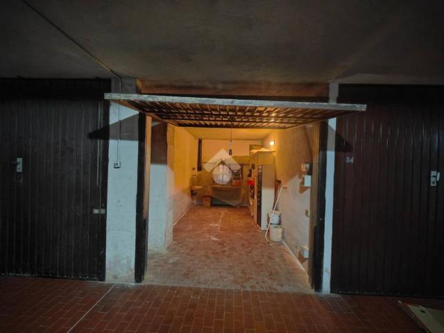 Box in vendita a Luceto, Albisola Superiore