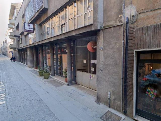 Box in vendita a Alessandria