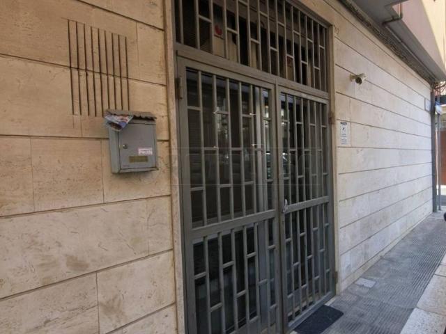 Box in vendita a Puglia, Bari