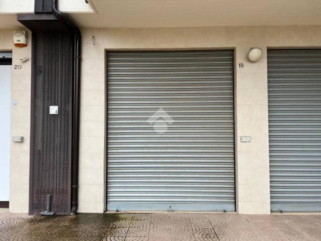 Box in vendita a Puglia, Bari