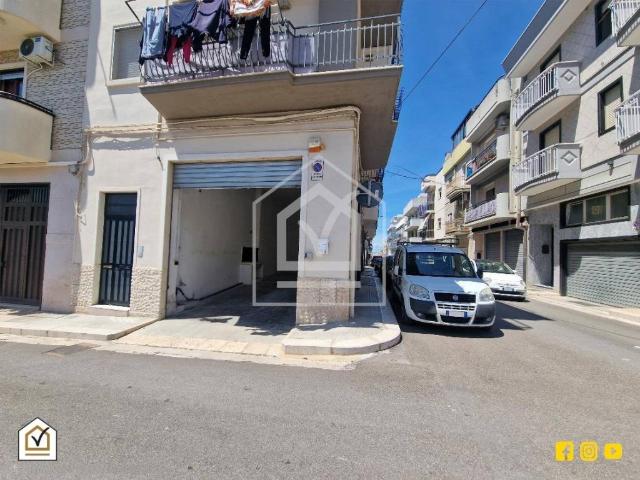 Box in vendita a Puglia, Bari