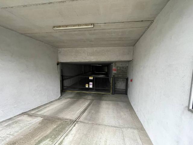 Box in vendita a Alzano Lombardo, Lombardia
