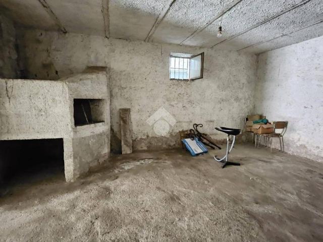 Box in vendita a Amorosi, Campania