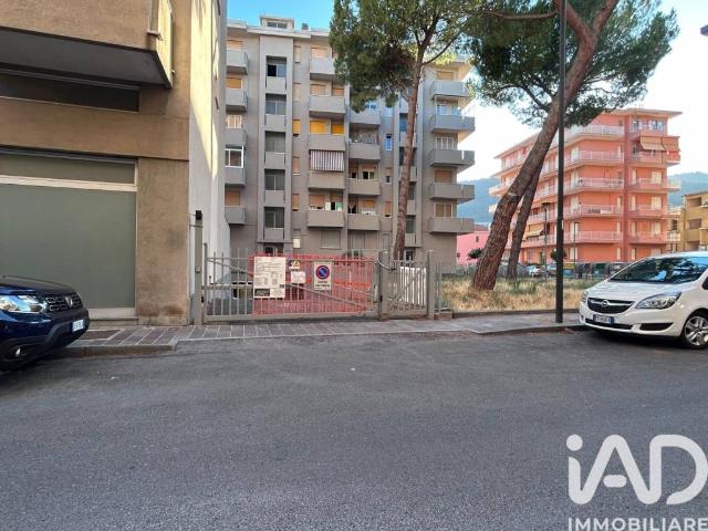 Box in vendita a Andora, Liguria