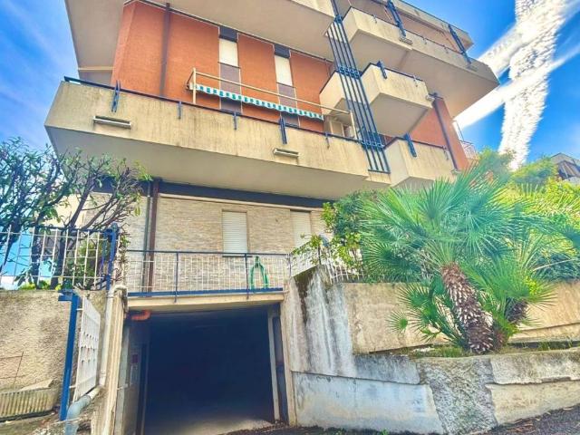 Box in vendita a Andora, Liguria