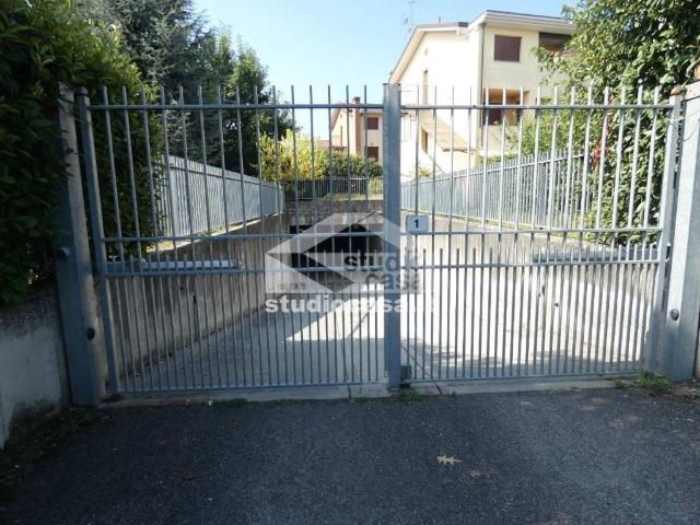 Box in vendita a Antegnate, Lombardia