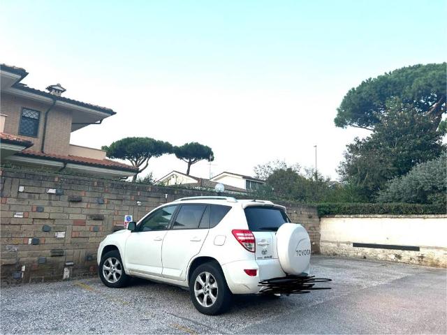 Box in vendita a Piscinari, Roma Capitale