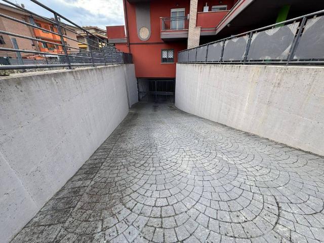 Box in vendita a Aprilia, Lazio