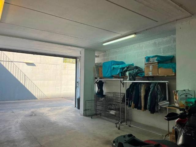 Box in vendita a Aprilia, Lazio