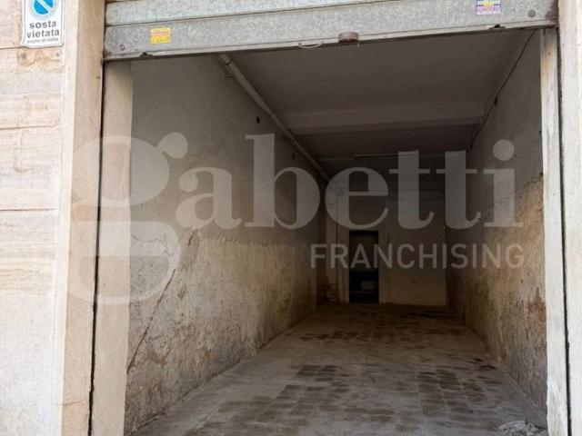 Box in vendita a Aprilia, Lazio