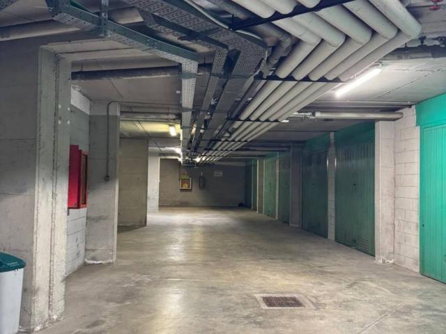 Box in vendita a Valera, Arese