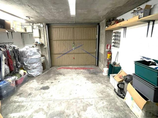 Box in vendita a Pescaiola, Palazzo Del Pero