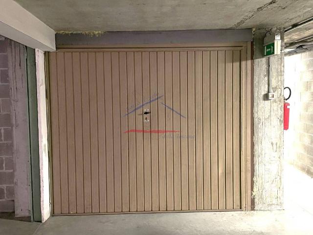Box in vendita a Pescaiola, Palazzo Del Pero