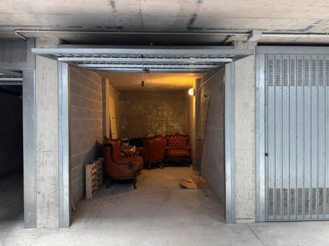 Box in vendita a Arluno, Lombardia