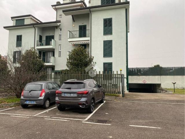 Box in vendita a Arluno, Lombardia