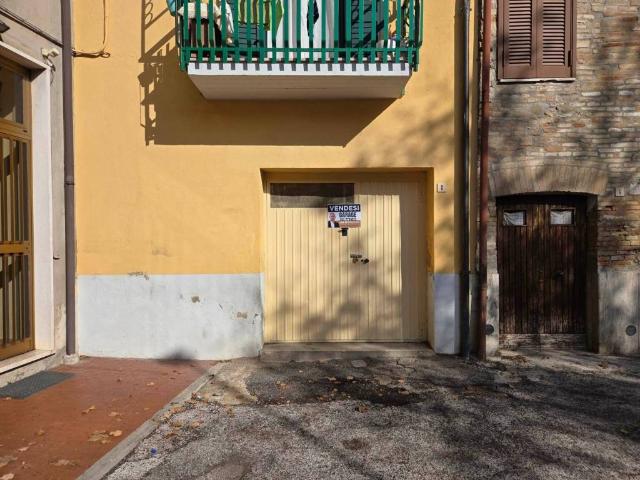 Box in vendita a Assisi, Umbria