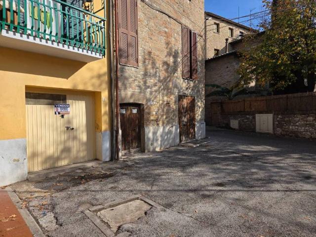 Box in vendita a Assisi, Umbria