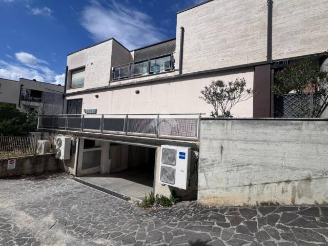 Box in vendita a Assisi, Umbria