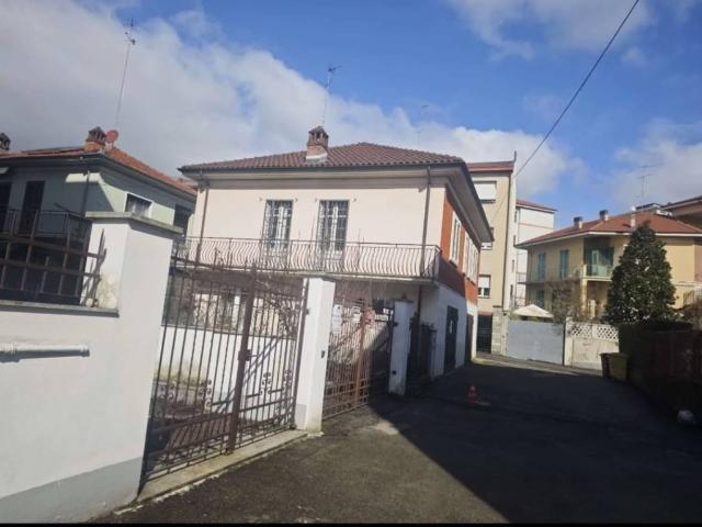 Box in vendita a Borgo Don Bosco, Piemonte
