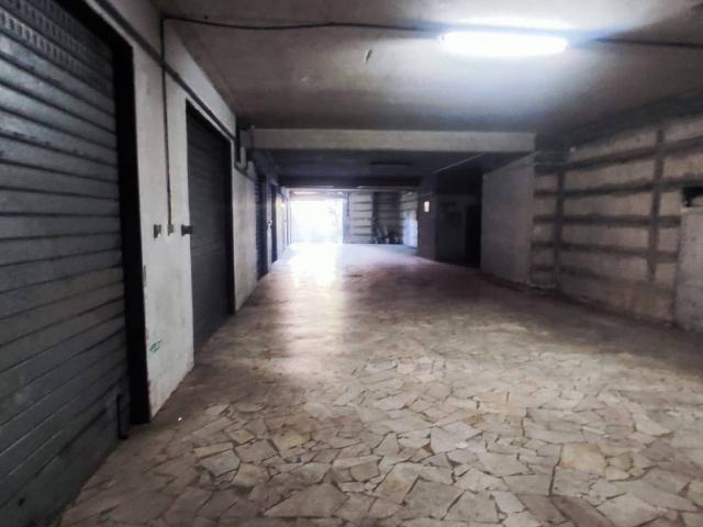 Box in vendita a Atripalda, Campania