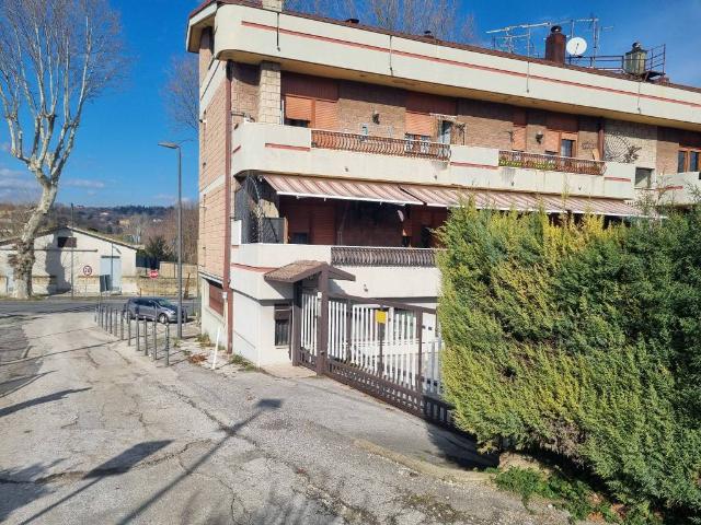 Box in vendita a Atripalda, Campania