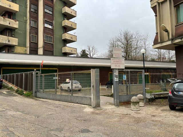 Box in vendita a Atripalda, Campania