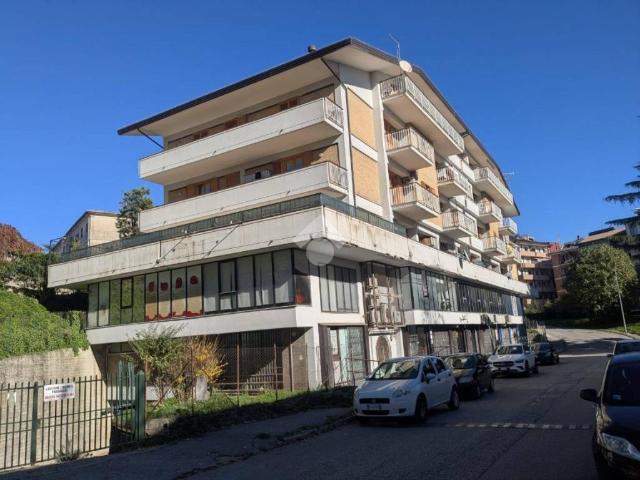 Box in vendita a Avellino, Campania