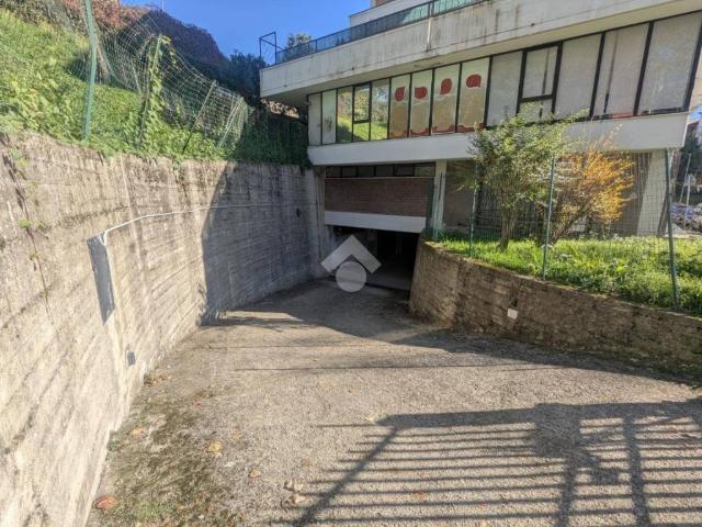 Box in vendita a Avellino, Campania