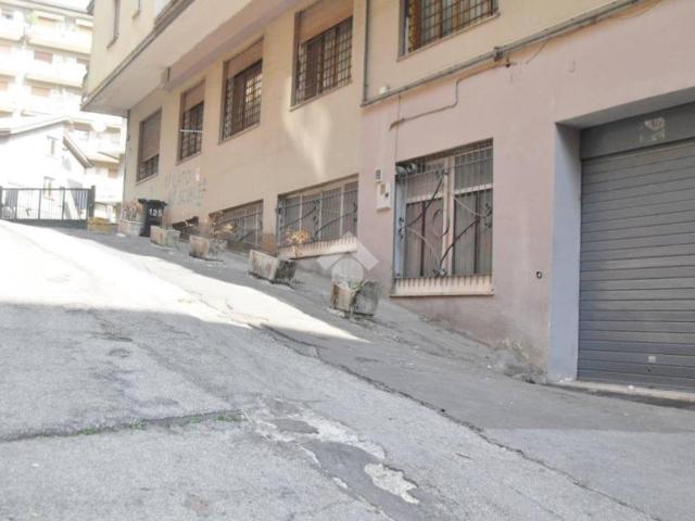 Box in vendita a Avellino, Campania